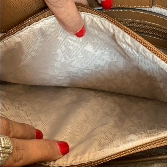 Michael Kors Hamilton Bag - Picture 3 of 8